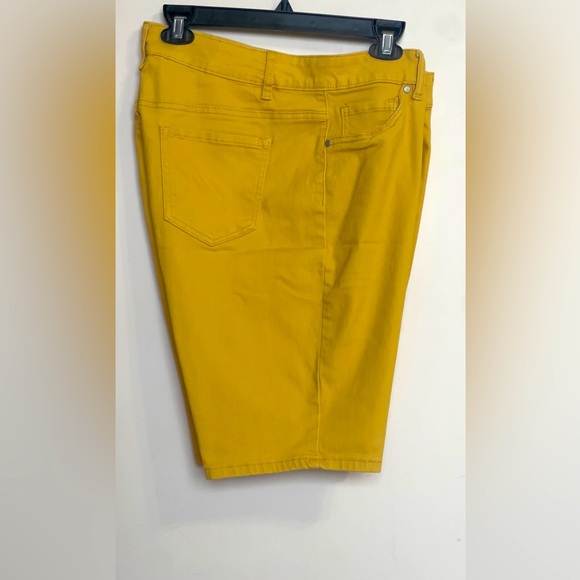 D. Jeans , Mustard Yellow Denim Shorts – Women’s Size 16 - Picture 5 of 9